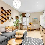 Family Apartment *